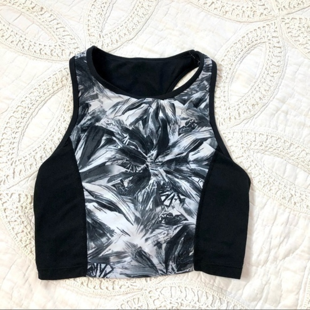 Betsey Johnson Performance High Neck Sports Bra XS